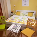 Sunshine Apartment *